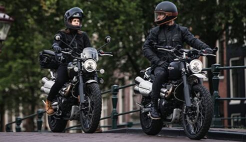 Descubra Amsterdam a bordo de uma Triumph Scrambler 1200