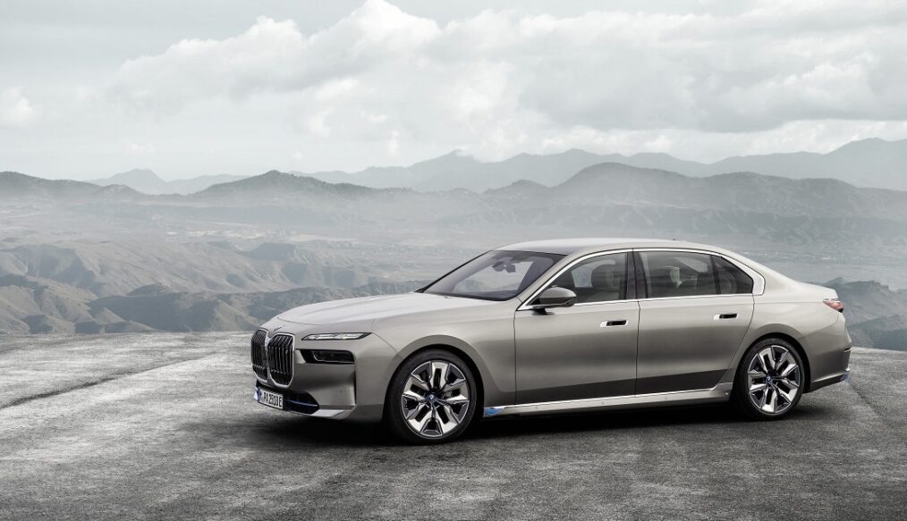 Novo BMW Série 7 ganha visual atualizado e versão 100% elétrica