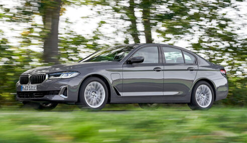 BMW Série 5 ganha acabamento ainda mais luxuoso em nova versão