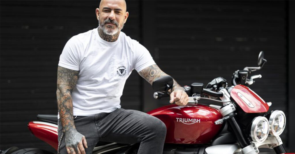 Chef Fogaça participa de evento na Embaixada do Reino Unido e renova contrato com a Triumph