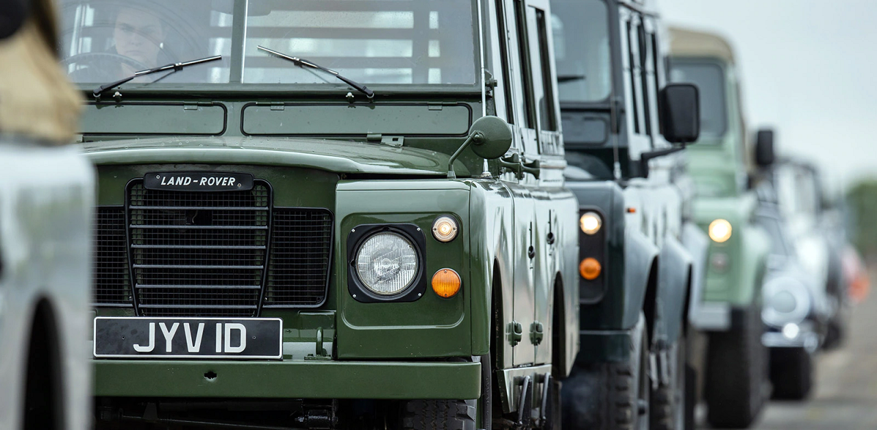 Land Rover celebra 70 anos de serviço da Rainha com modelos comemorativos