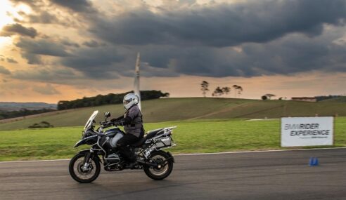 BMW Rider Experience vai do asfalto à água em outubro