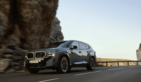 BMW XM é revelado com design extravagante e potente motor V8 híbrido