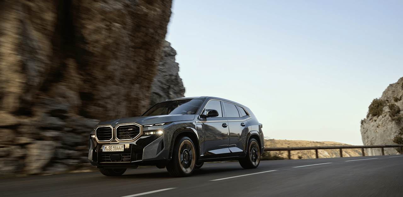 BMW XM é revelado com design extravagante e potente motor V8 híbrido