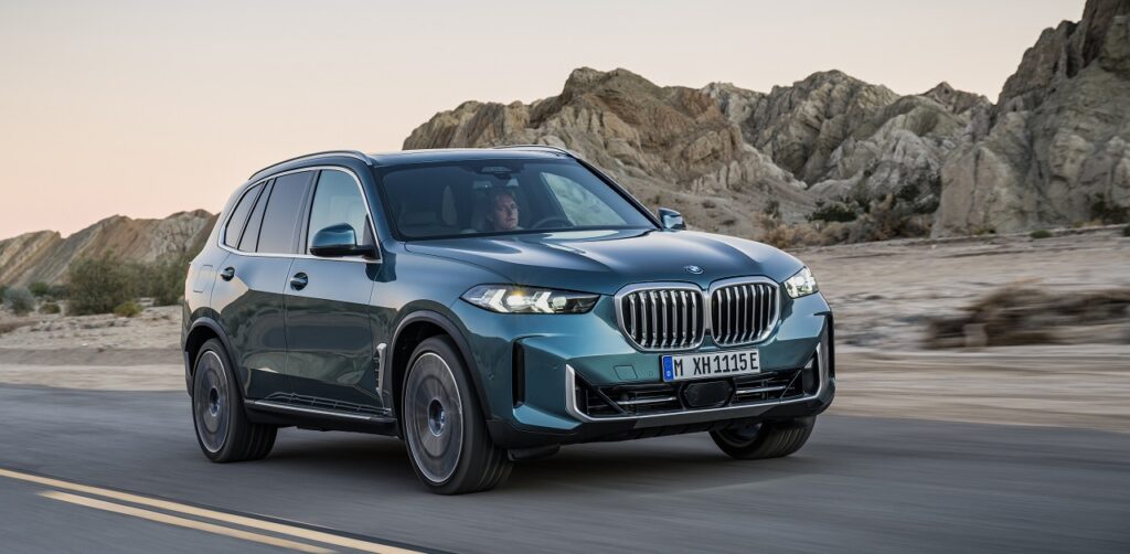 BMW X5 e X6 chegam ao Brasil com novo visual e híbridos plug-in