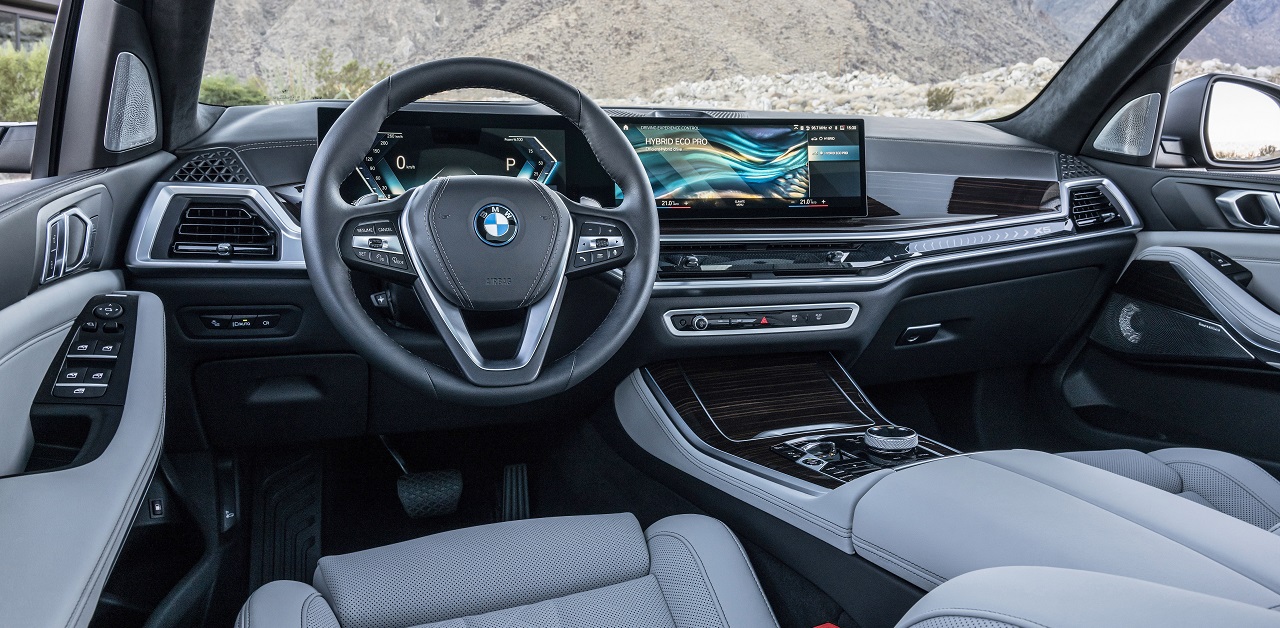 BMW X5 e X6 chegam ao Brasil com novo visual e híbridos plug-in