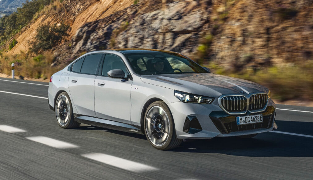 BMW 530e chega com motorização híbrida plug-in e muita tecnologia
