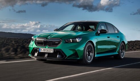 Novo BMW M5 ganha sistema de propulsão híbrido, com 727 cv de potência e 1.000 Nm de torque