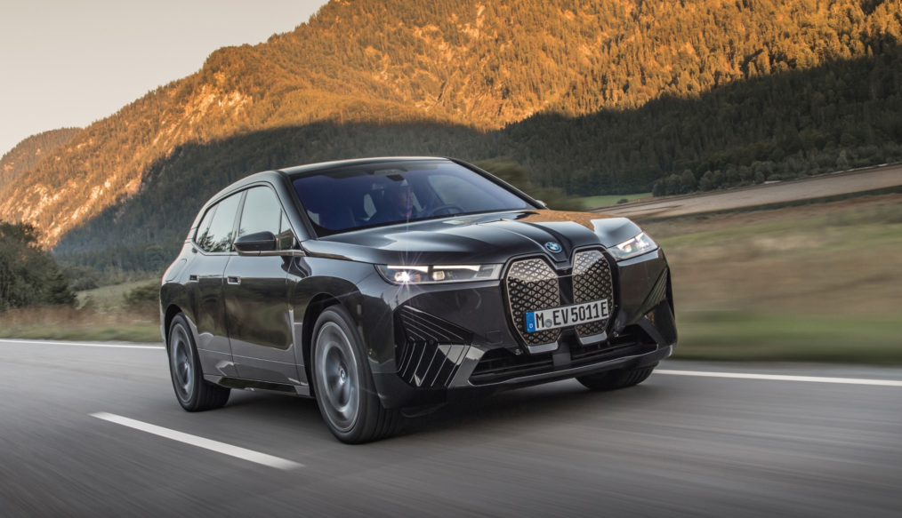 Carros elétricos da BMW têm maior alcance do Brasil