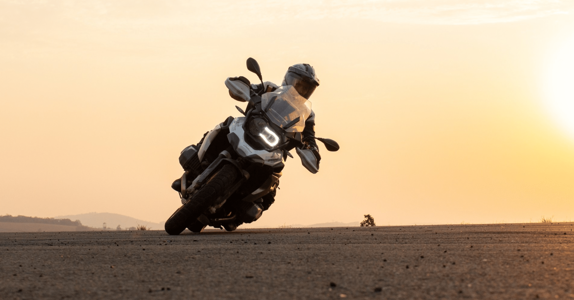 BMW Motorrad e MotoNomads firmam parceria para mototurismo