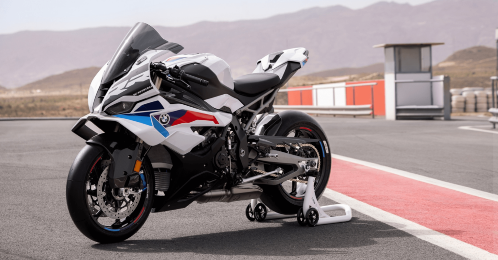 Nova BMW S 1000 RR tem 210 cv de potência e está ainda mais ágil