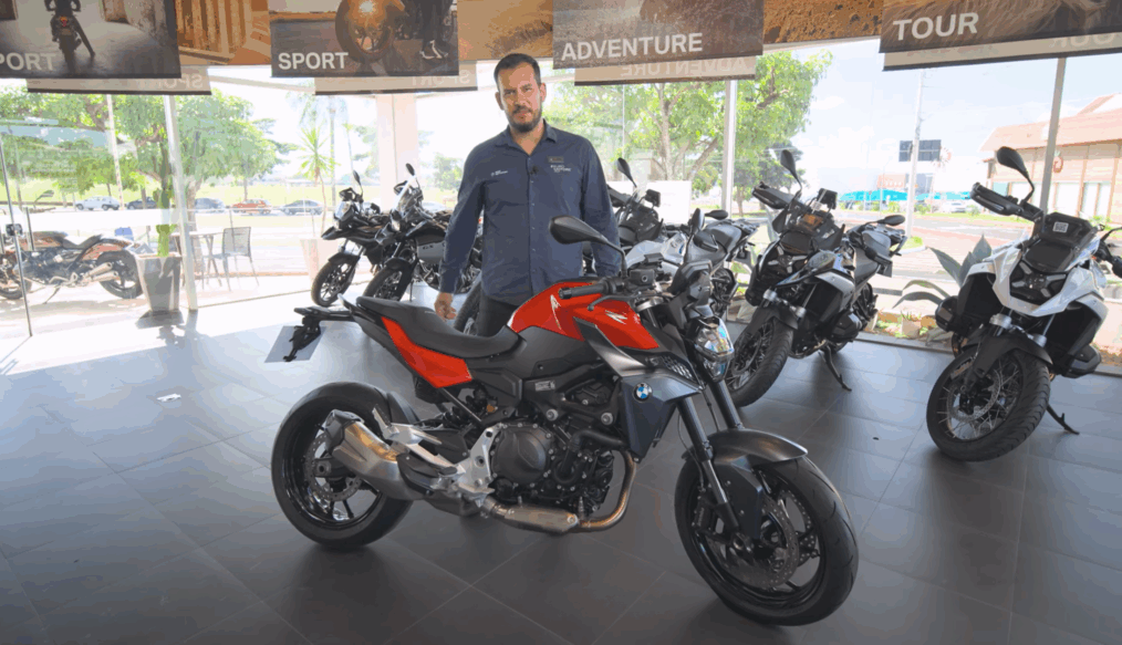 BMW F 900 R: potência, estilo e tecnologia em duas rodas