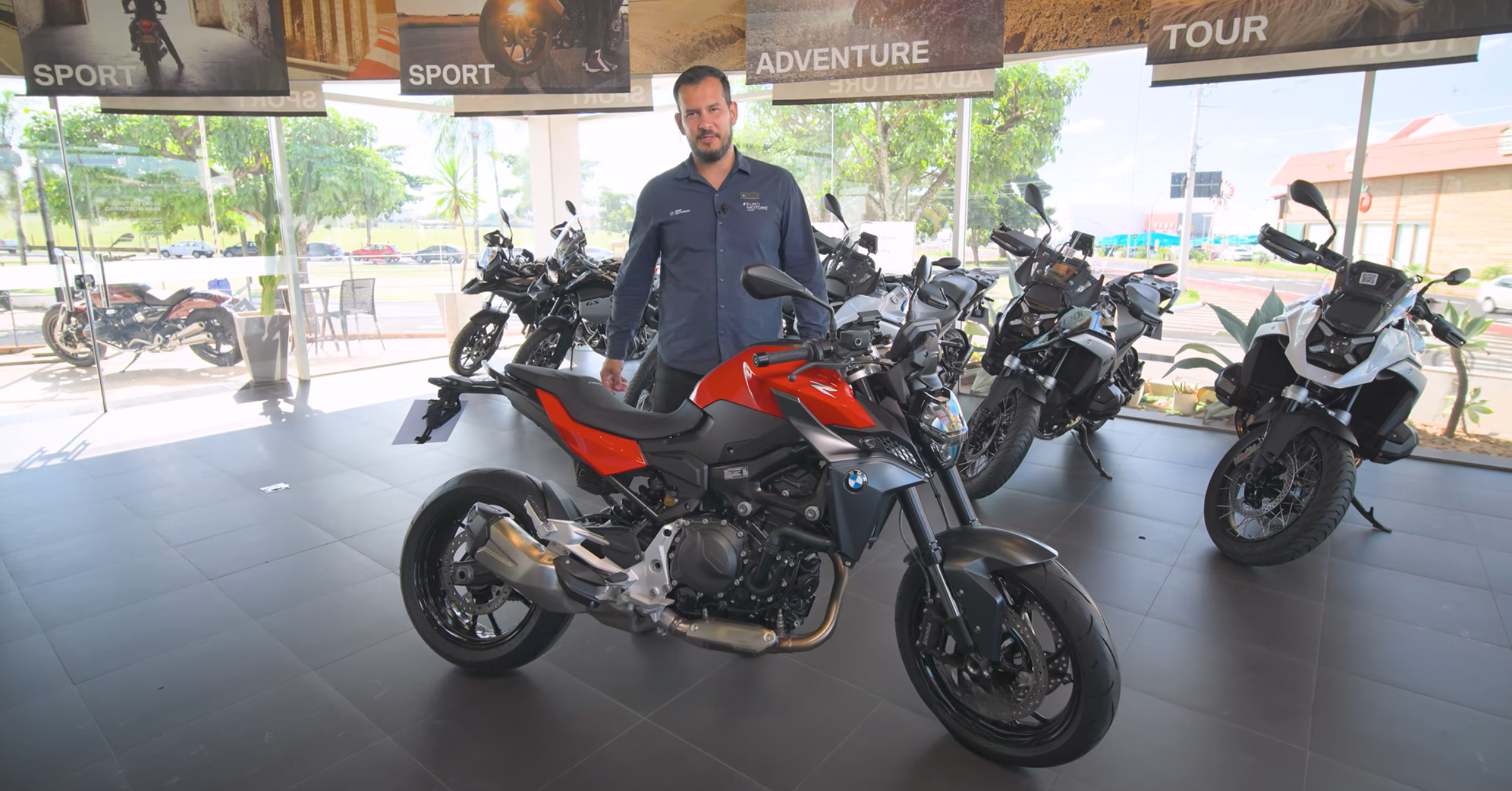 BMW F 900 R: potência, estilo e tecnologia em duas rodas