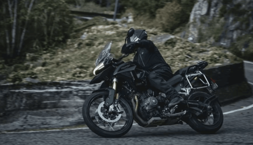 Triumph emplaca mais de 6.500 motos e bate recordes históricos