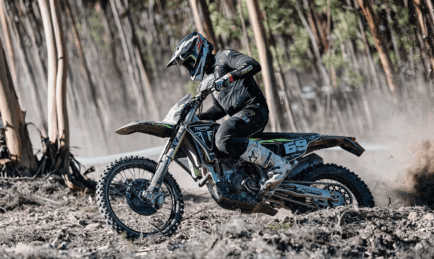 Novas Triumph de Motocross e Enduro dominam competições nacionais