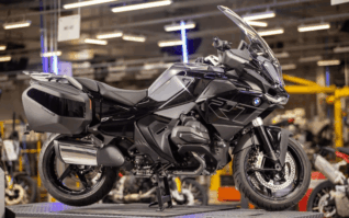 BMW Motorrad inicia produção da nova R 1300 RT na fábrica de Manaus