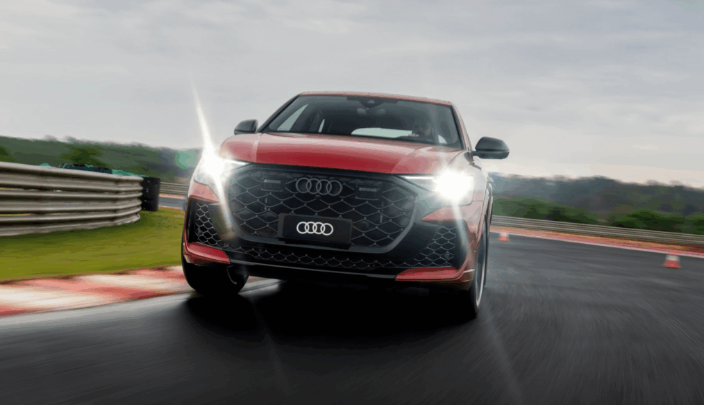 RS Q8 Performance chega à rede de concessionárias