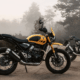 Triumph amplia a família T-Series com a Scrambler 400 XC com rodas raiadas