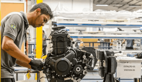 Triumph celebra marco histórico de 80 mil motocicletas produzidas no Brasil
