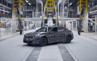 BMW i3: primeiros veículos de pré-série saem da linha de montagem