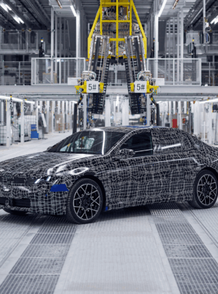 BMW i3: primeiros veículos de pré-série saem da linha de montagem