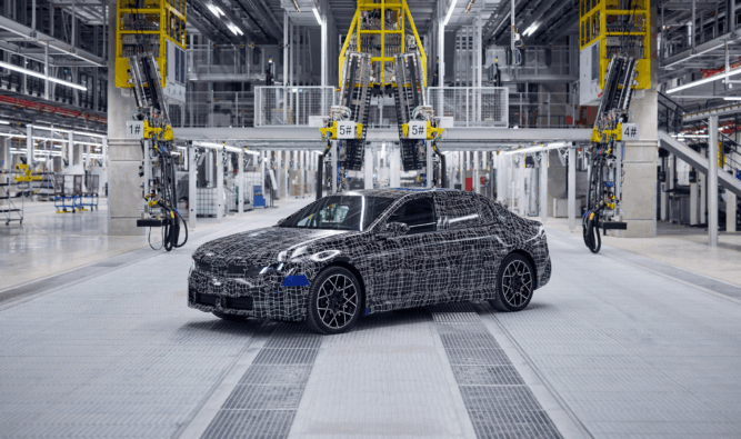 BMW i3: primeiros veículos de pré-série saem da linha de montagem