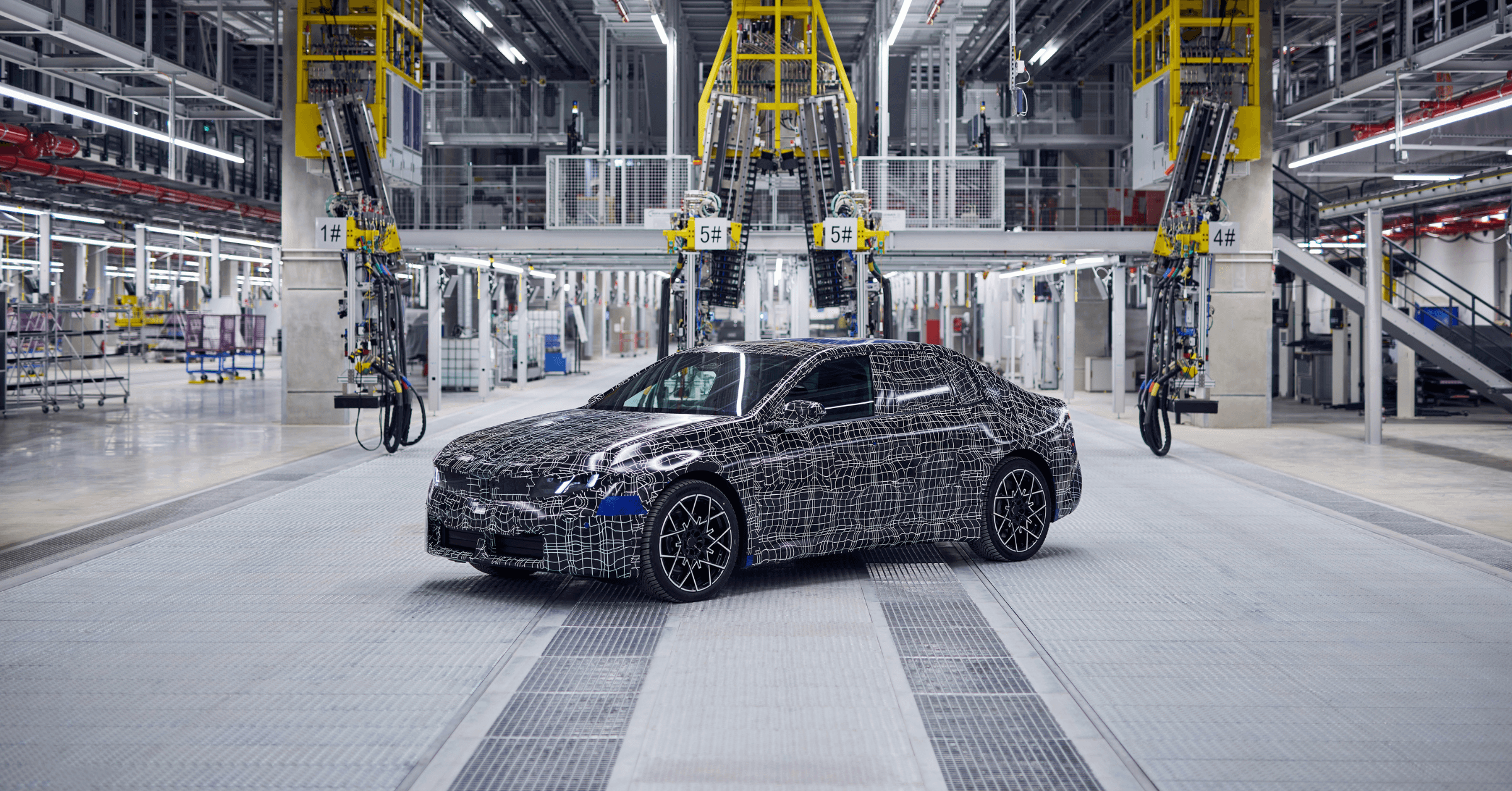 BMW i3: primeiros veículos de pré-série saem da linha de montagem