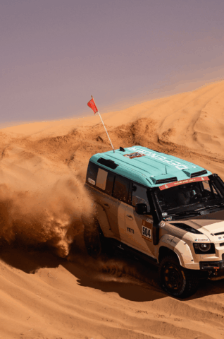 Defender Rally faz história com vitória no Dakar