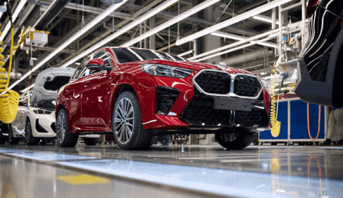 Fábrica do BMW Group em Regensburg celebra 40 anos com produção recorde