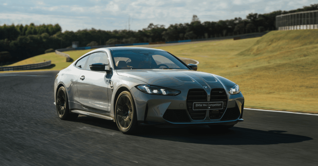 BMW M4 Competition chega ao Brasil