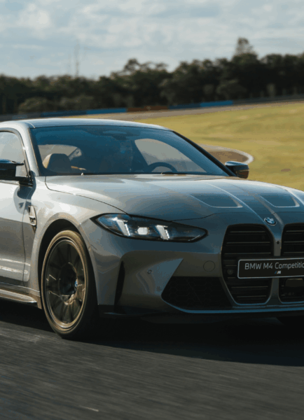 BMW M4 Competition chega ao Brasil em duas versões com carroceria cupê