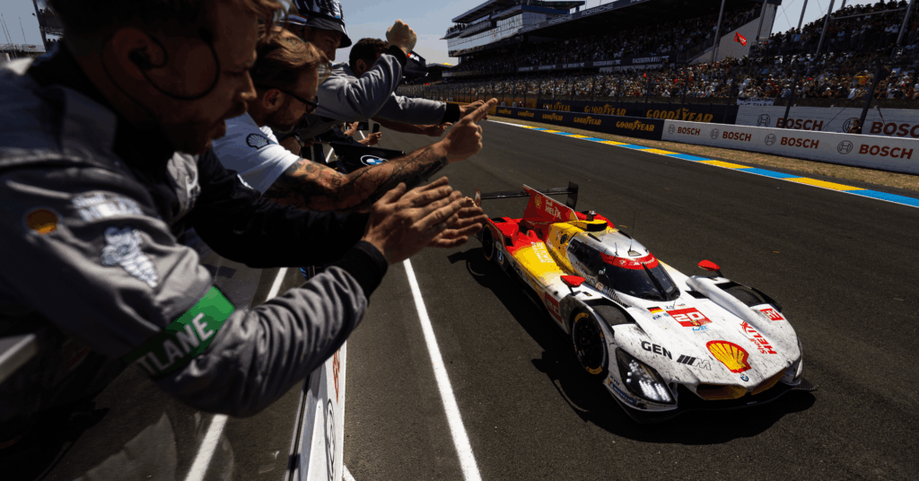 24h de Le Mans: BMW M Team WRT celebra primeiro pódio geral da BMW M Motorsport desde 1999