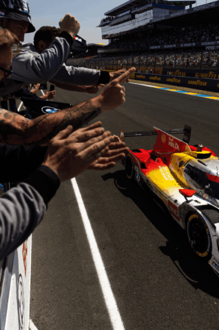 24h de Le Mans: BMW M Team WRT celebra primeiro pódio geral da BMW M Motorsport desde 1999