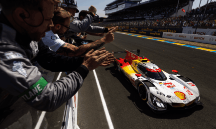 24h de Le Mans: BMW M Team WRT celebra primeiro pódio geral da BMW M Motorsport desde 1999