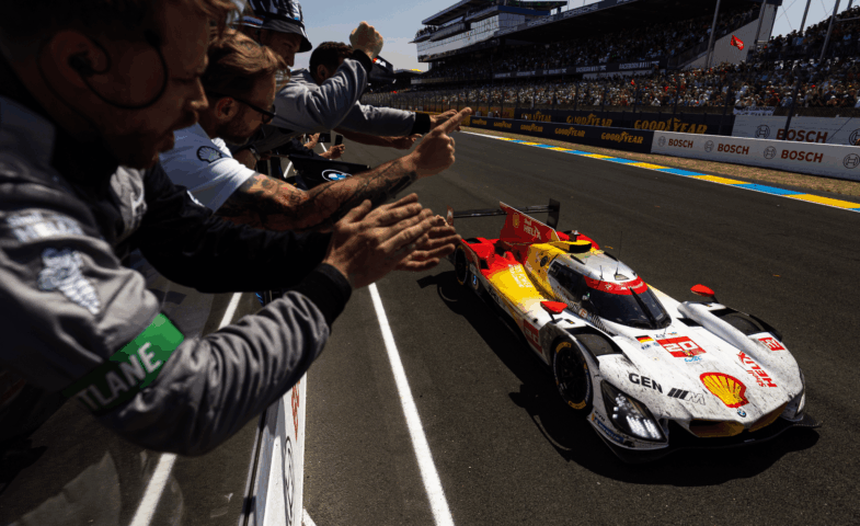 24h de Le Mans: BMW M Team WRT celebra primeiro pódio geral da BMW M Motorsport desde 1999