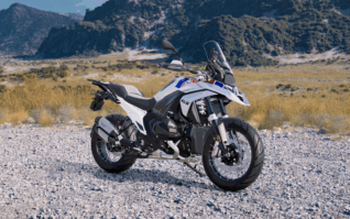 BMW Motorrad Brasil apresenta novas versões da R 1300 GS com ponteira Akrapovic