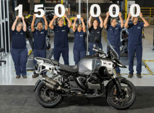 BMW Motorrad atinge 150 mil motocicletas no 10º aniversário de planta