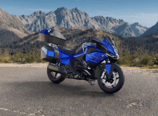 BMW Motorrad amplia família R 1300 RT com versão Impulse