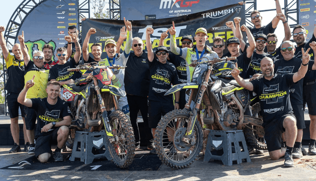 Guillem Farres é campeão do Mundial de Motocross MX2 pela Triumph