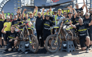 Guillem Farres é campeão do Mundial de Motocross MX2 pela Triumph